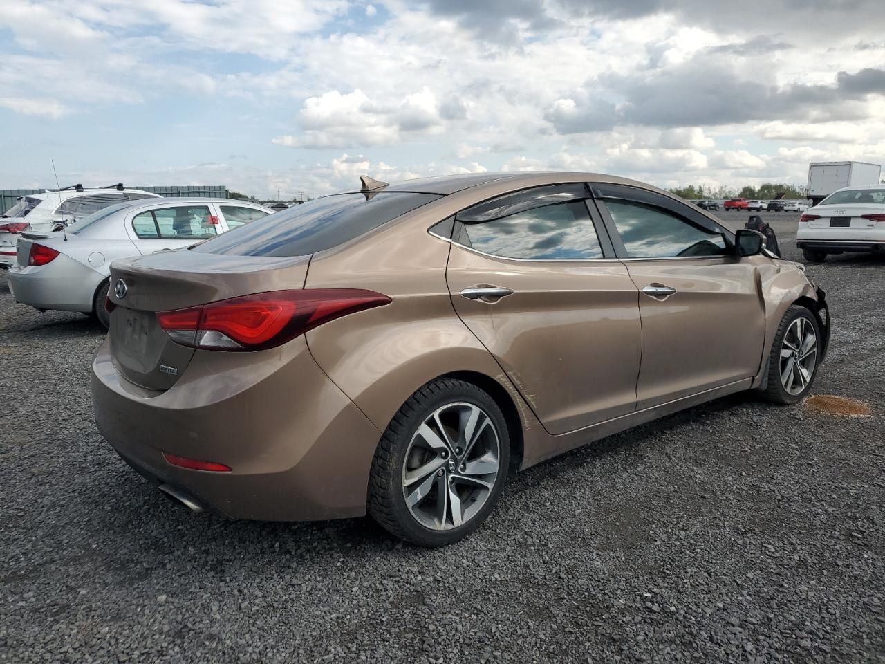 HYUNDAI ELANTRA SE