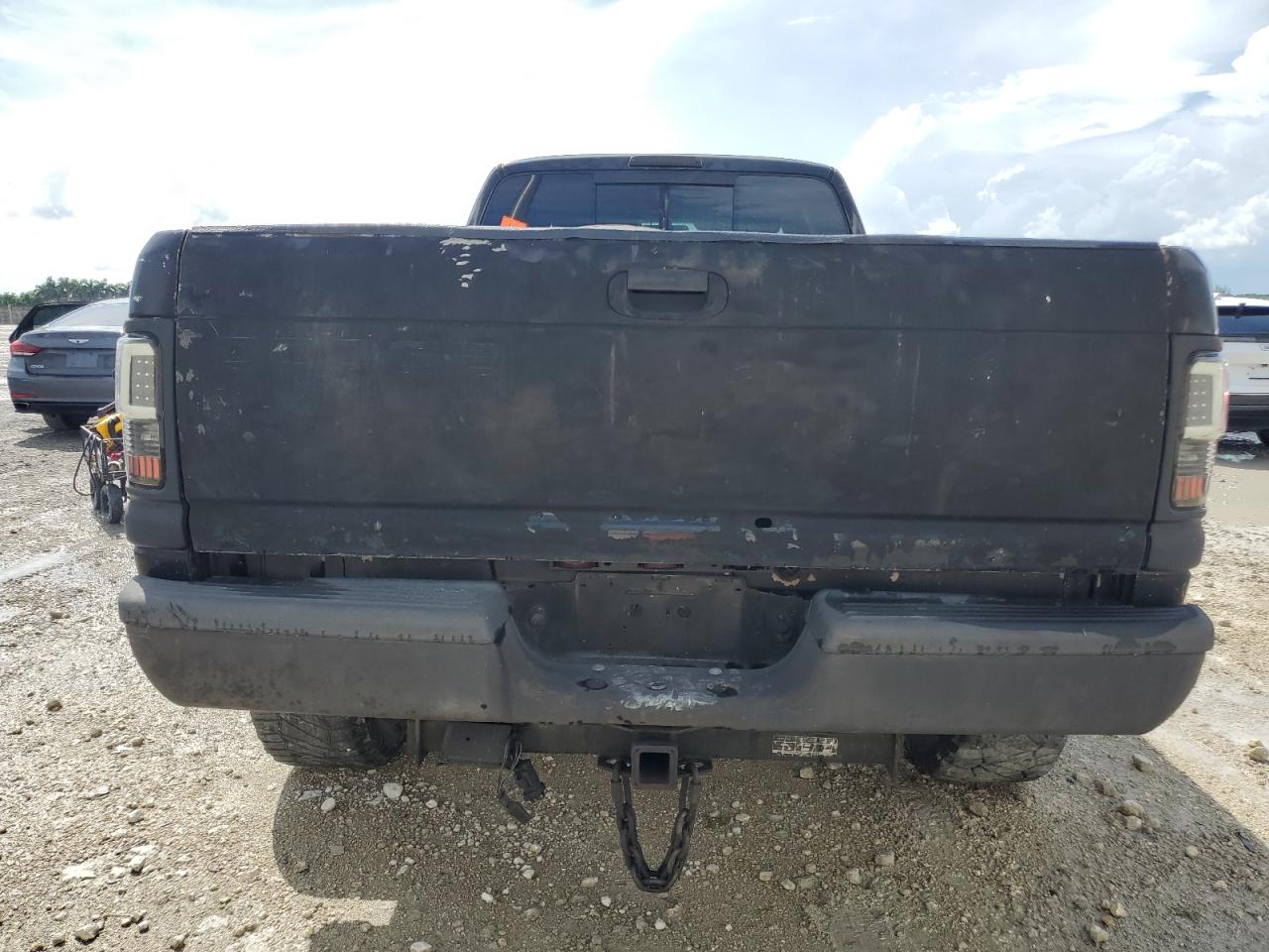 Lot #3309431993 2002 DODGE RAM 3500