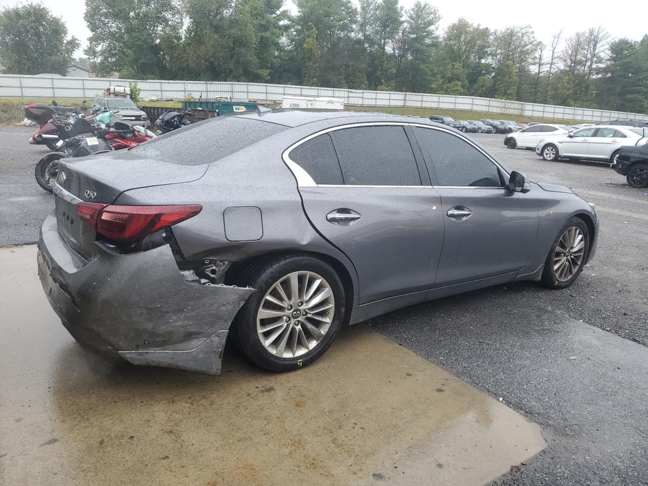 INFINITI Q50 LUXE