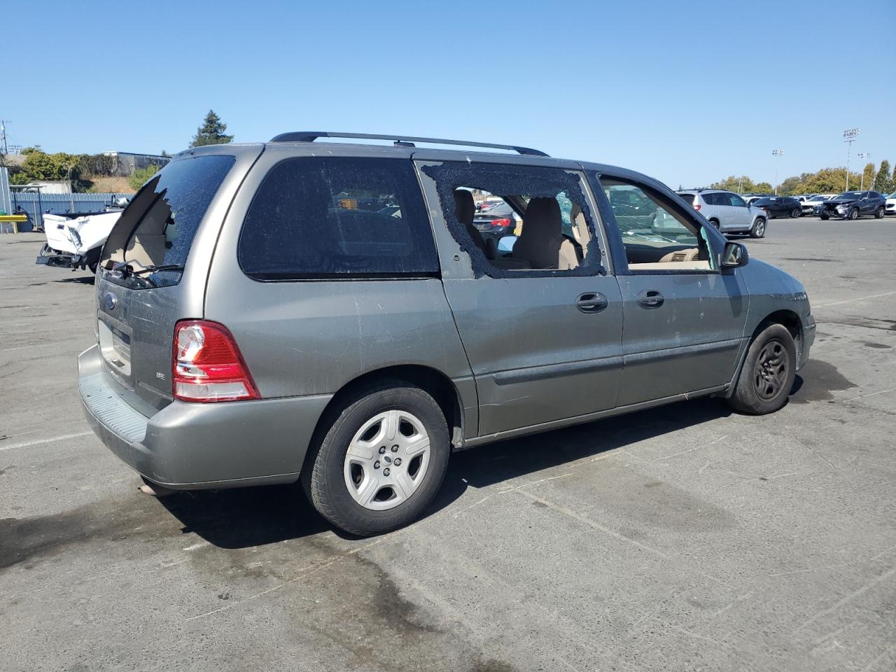 Lot #3310625825 2005 FORD FREESTAR SE