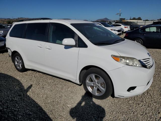 2015 TOYOTA SIENNA LE 5TDKK3DC9FS534239