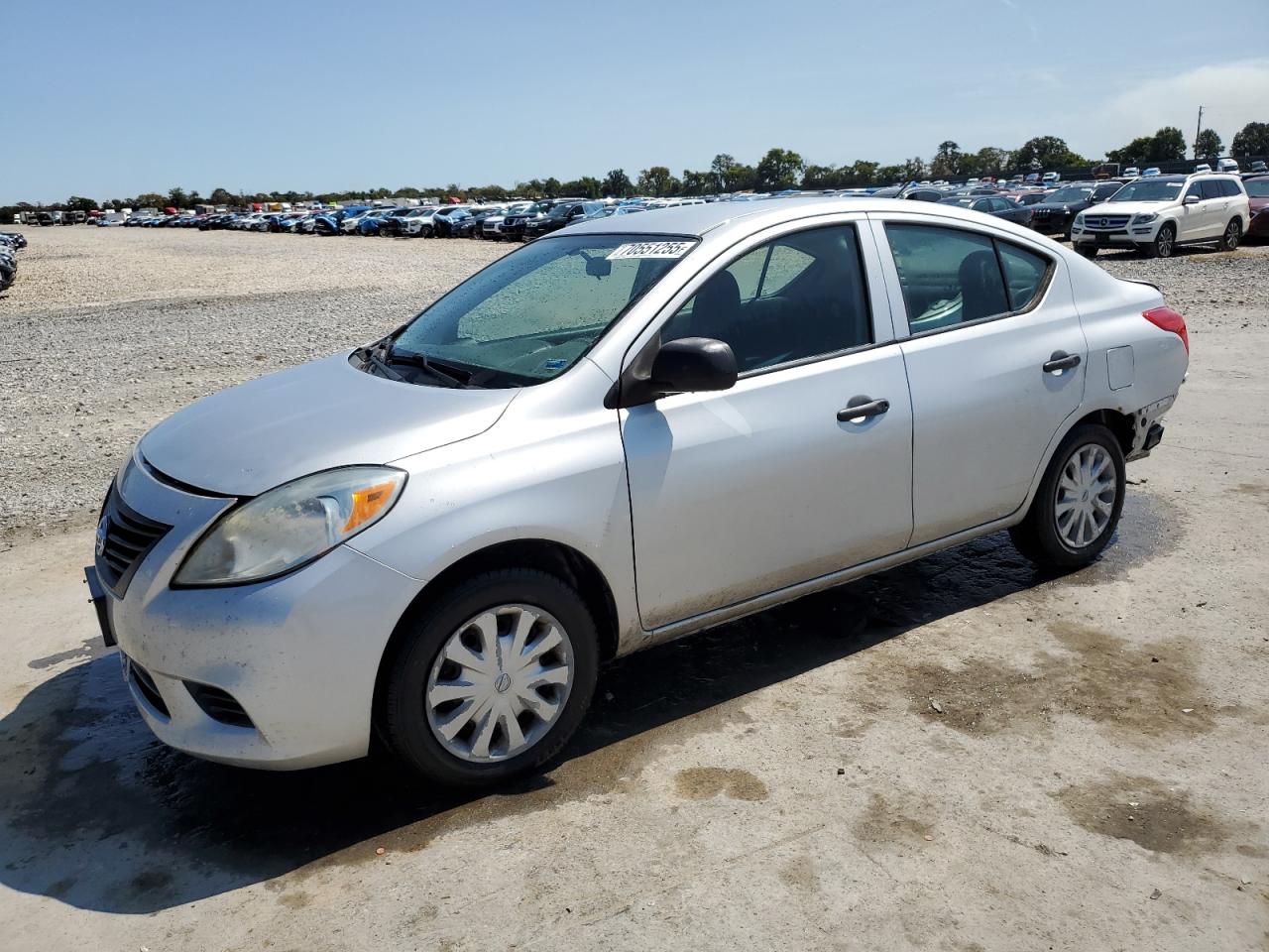 NISSAN VERSA S
