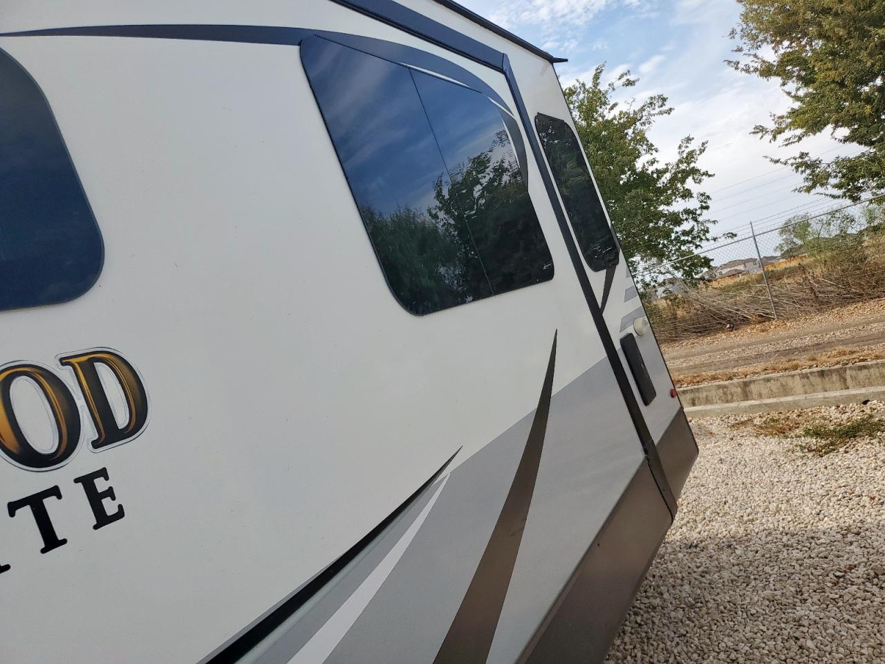 Lot #3311663250 2020 ROCKWOOD ULTRA LITE