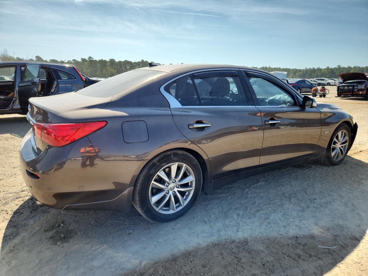 INFINITI Q50 PREMIUM