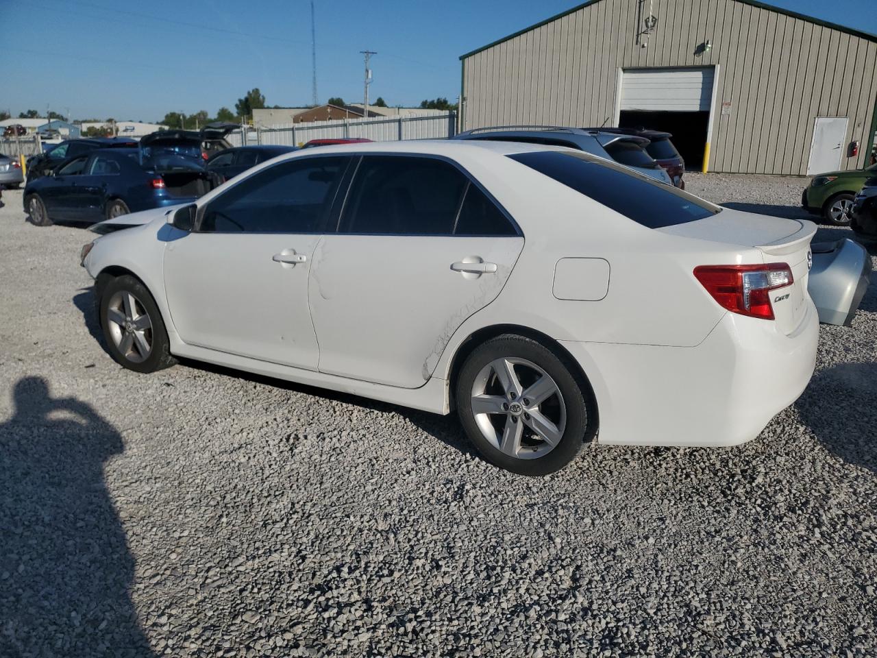 TOYOTA CAMRY BASE