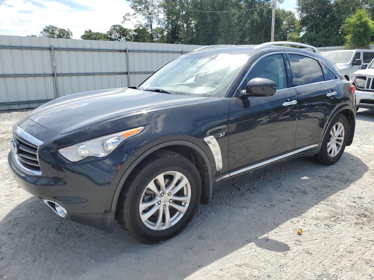 INFINITI QX70