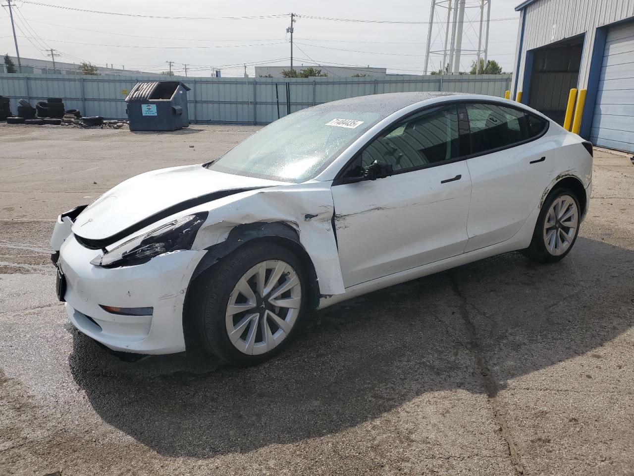 TESLA MODEL 3