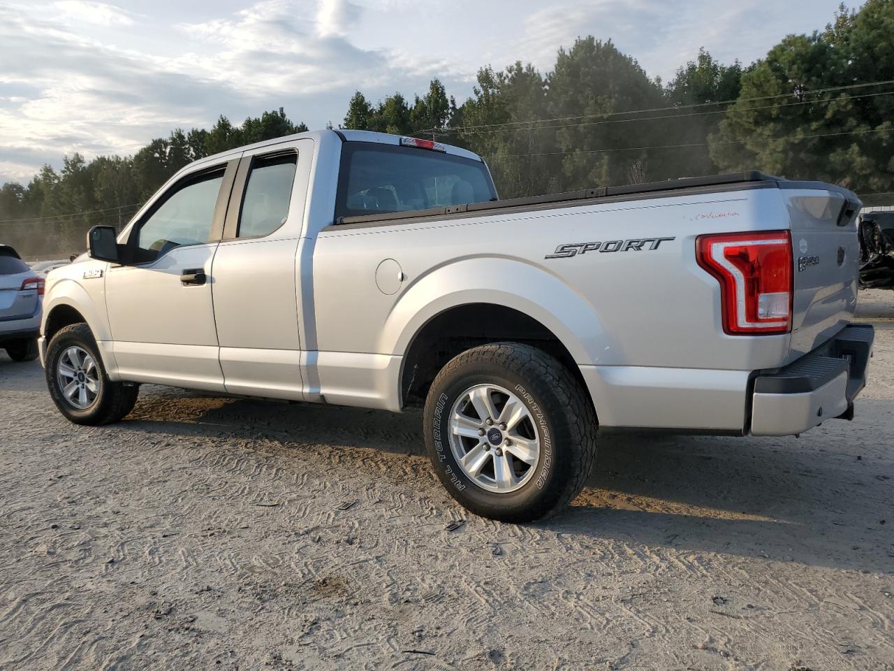 FORD F-150 SUPER CAB