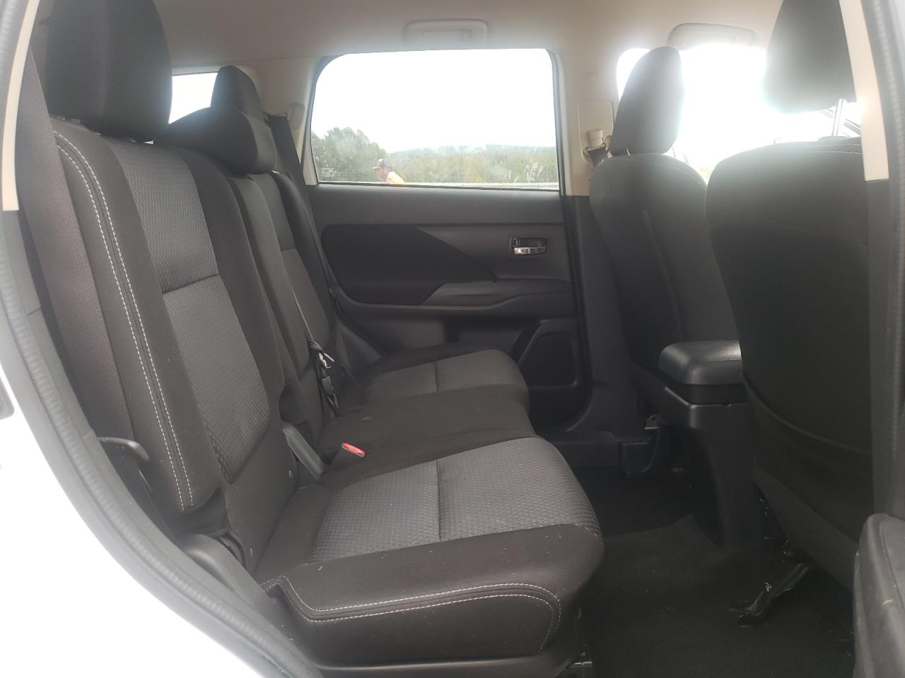 MITSUBISHI OUTLANDER ES