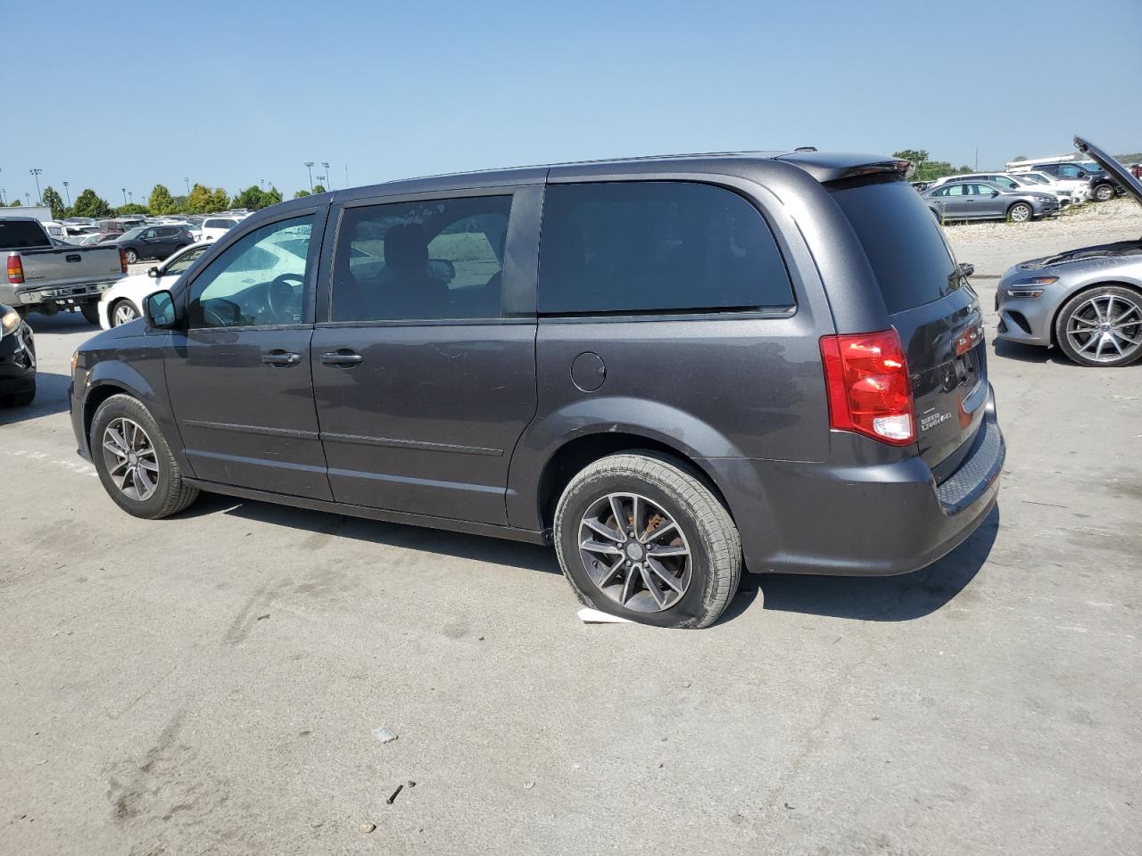 Lot #3236750340 2015 DODGE GRAND CARA