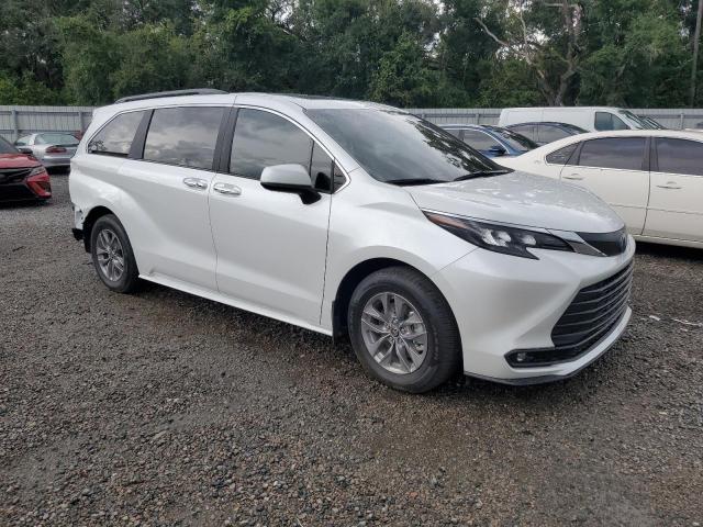 2025 TOYOTA SIENNA XLE 5TDYRKEC6SS240824