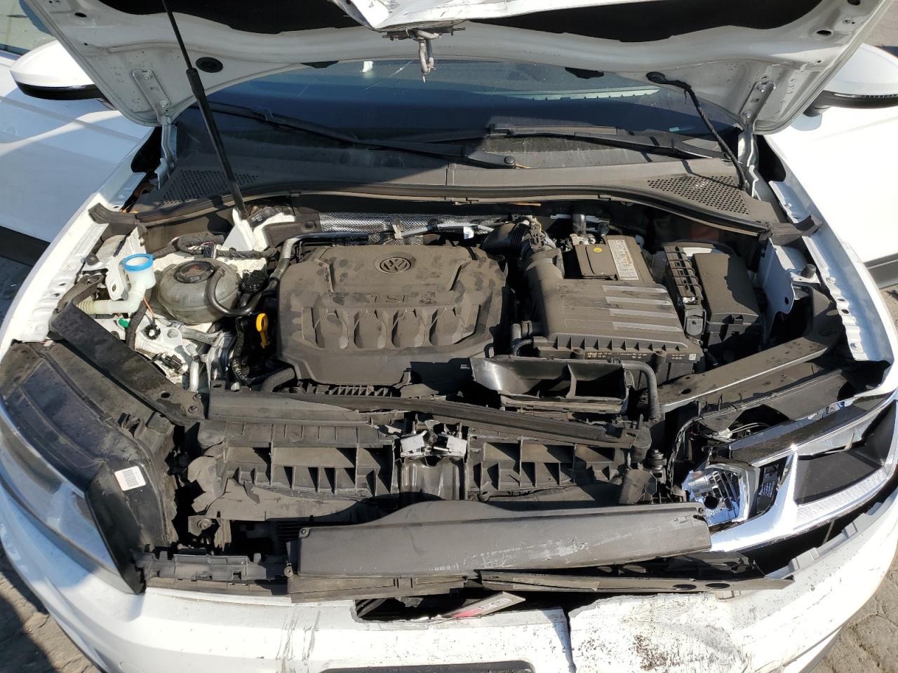 VOLKSWAGEN TIGUAN SE