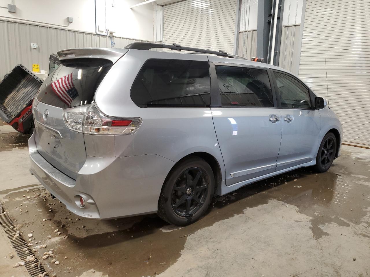 TOYOTA SIENNA SPORT