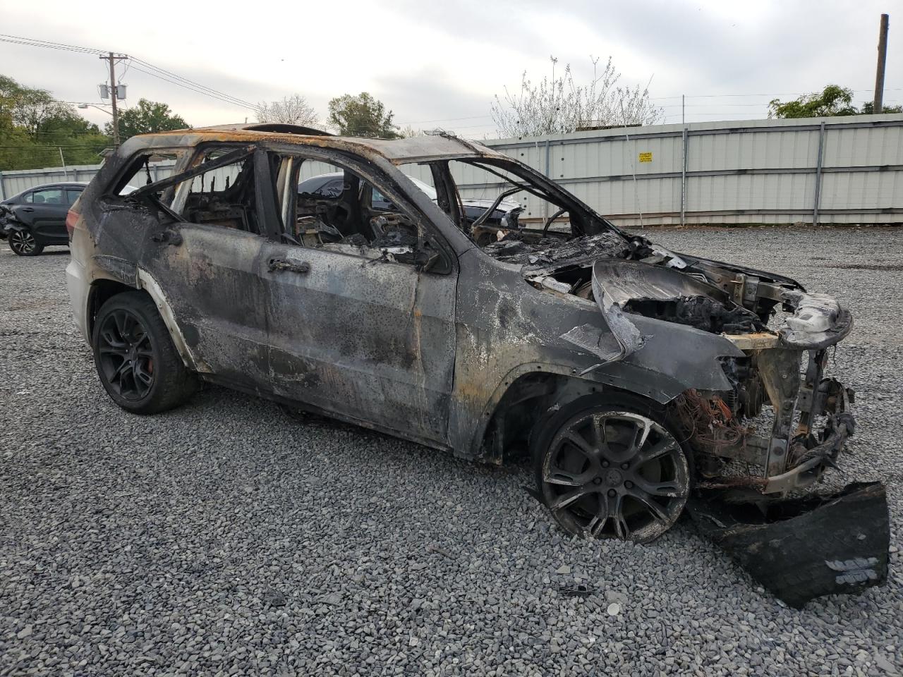 JEEP GRAND CHEROKEE SRT-8