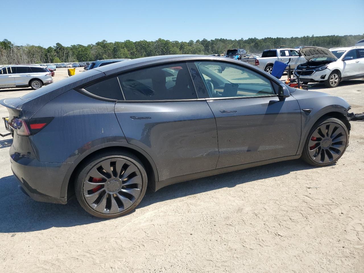 TESLA MODEL Y