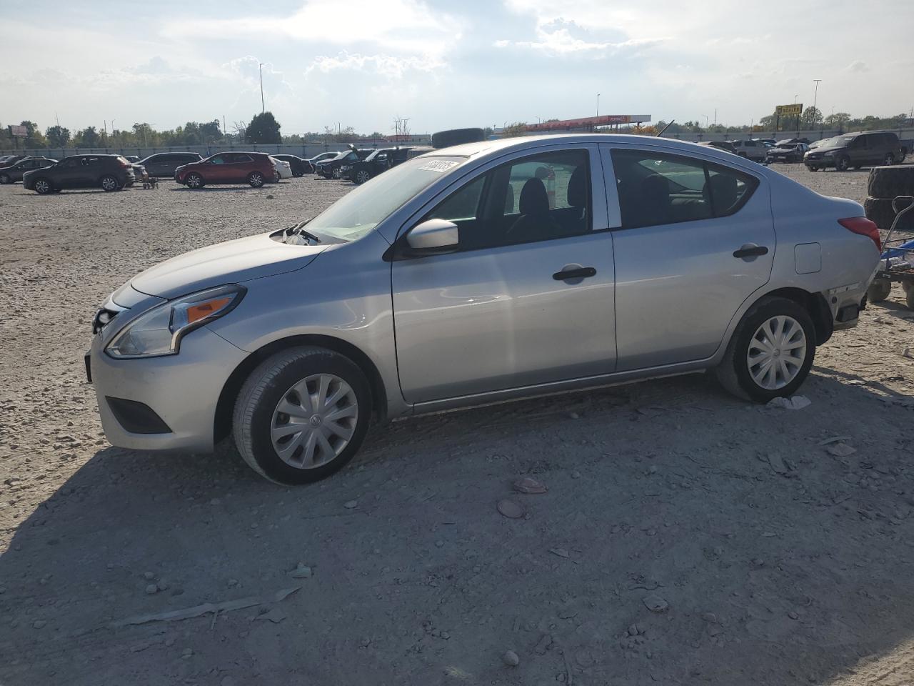 NISSAN VERSA S