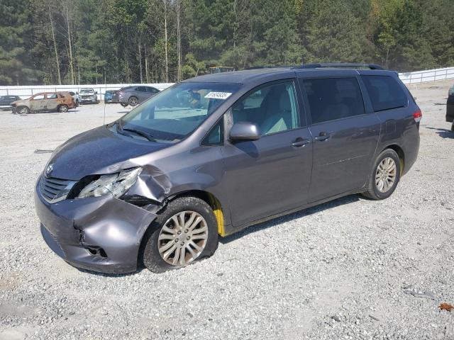 TOYOTA SIENNA XLE