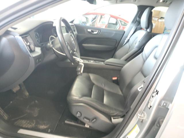 2018 VOLVO XC60 T5 MOMENTUM YV4102RK1J1079806