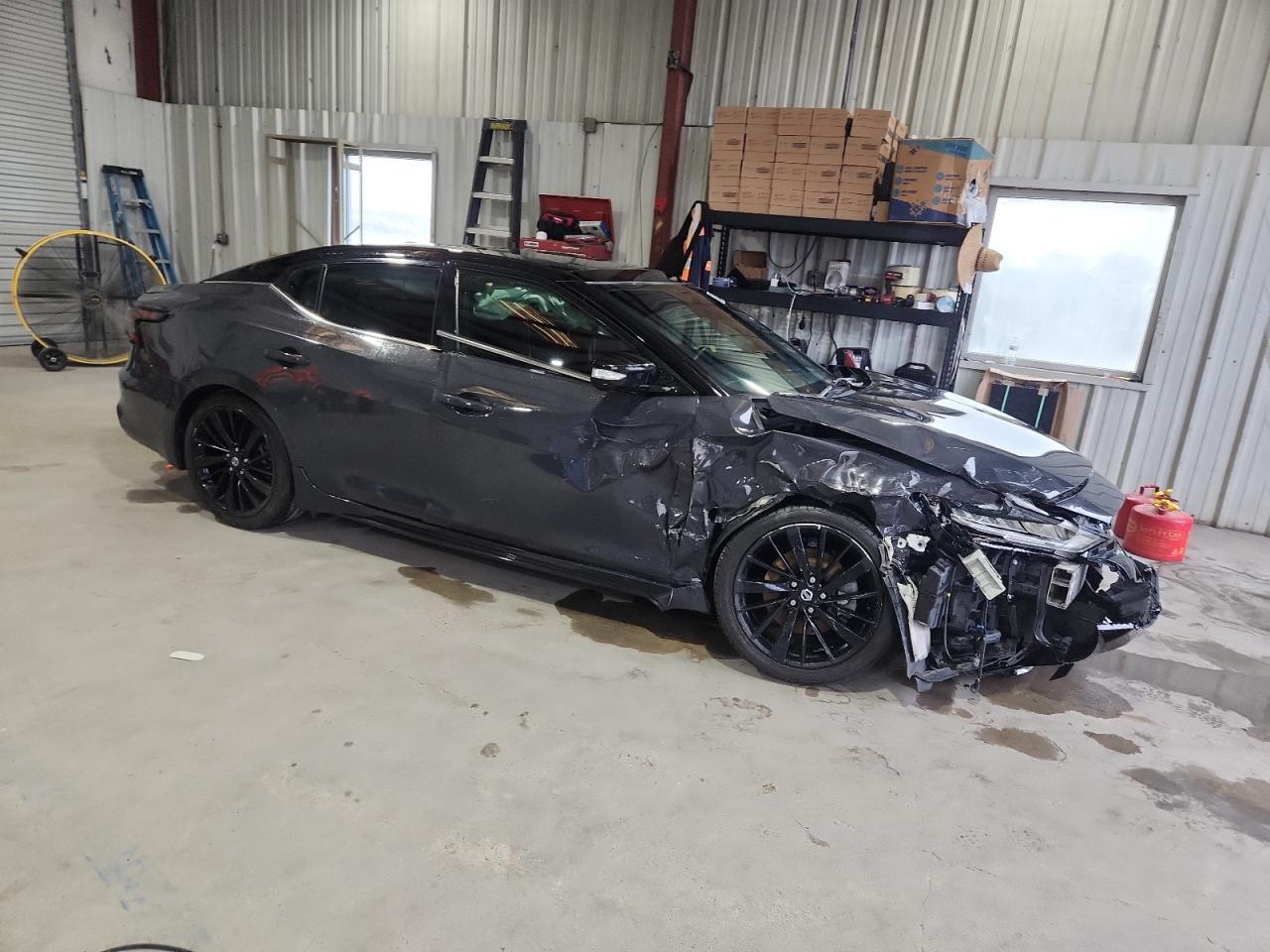 NISSAN MAXIMA PLATINUM