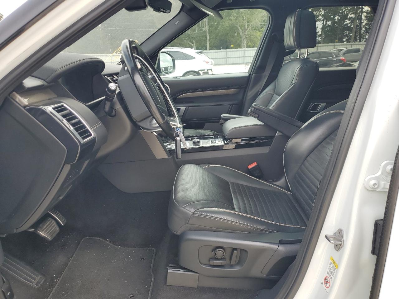 LAND ROVER DISCOVERY HSE LUXURY