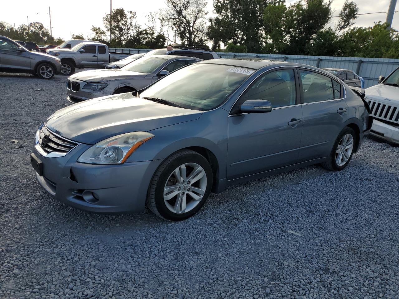 NISSAN ALTIMA SR