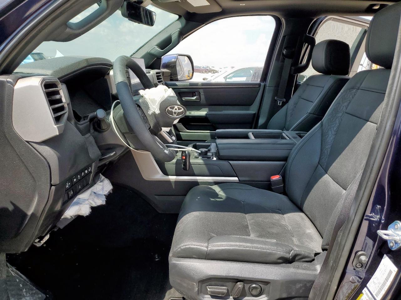 TOYOTA TUNDRA CREWMAX LIMITED