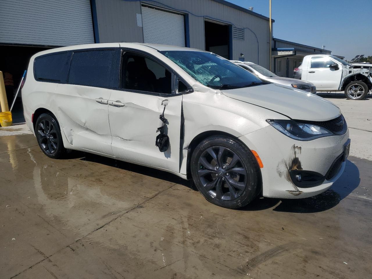 CHRYSLER PACIFICA TOURING PLUS