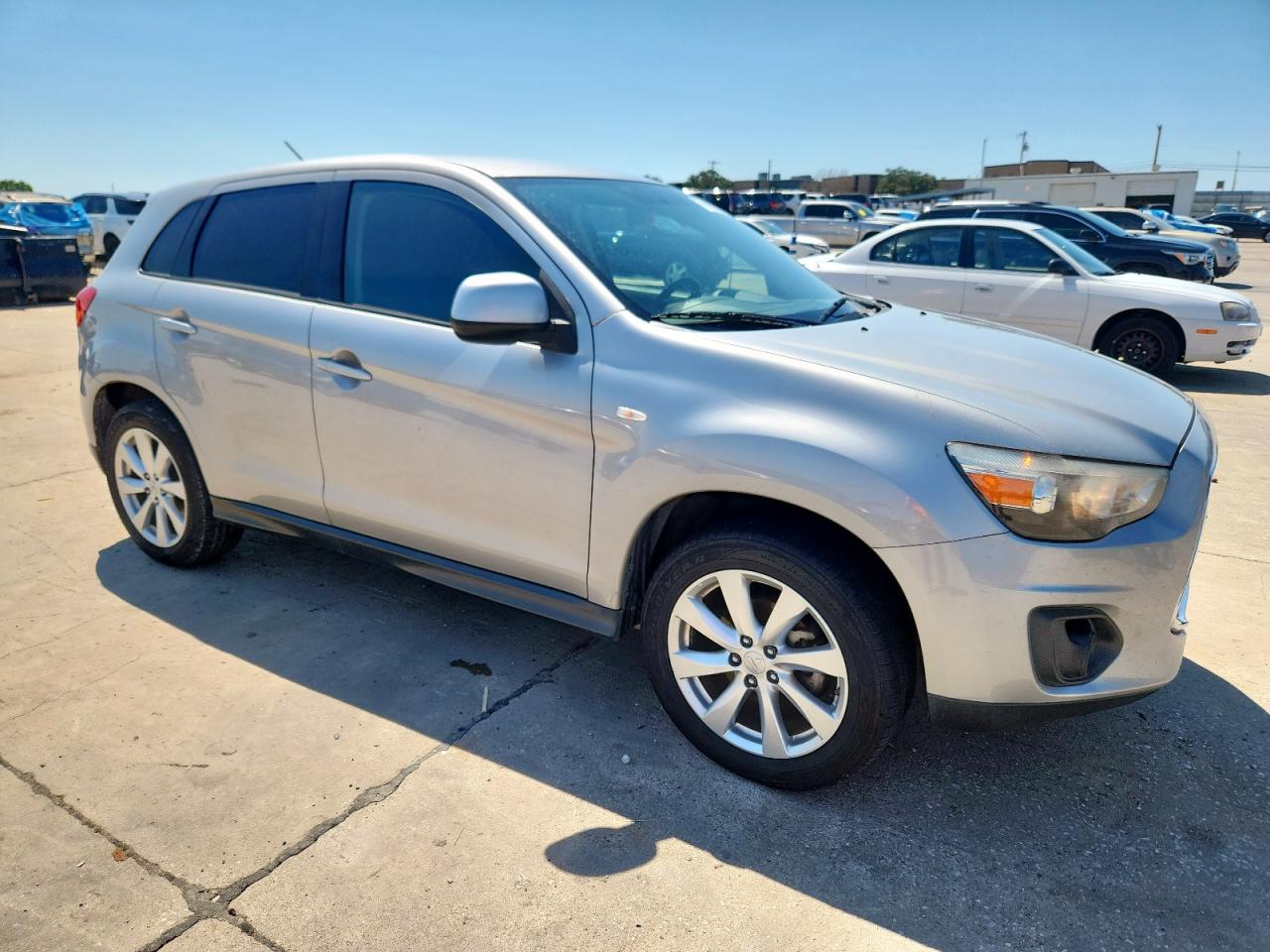 MITSUBISHI OUTLANDER ES