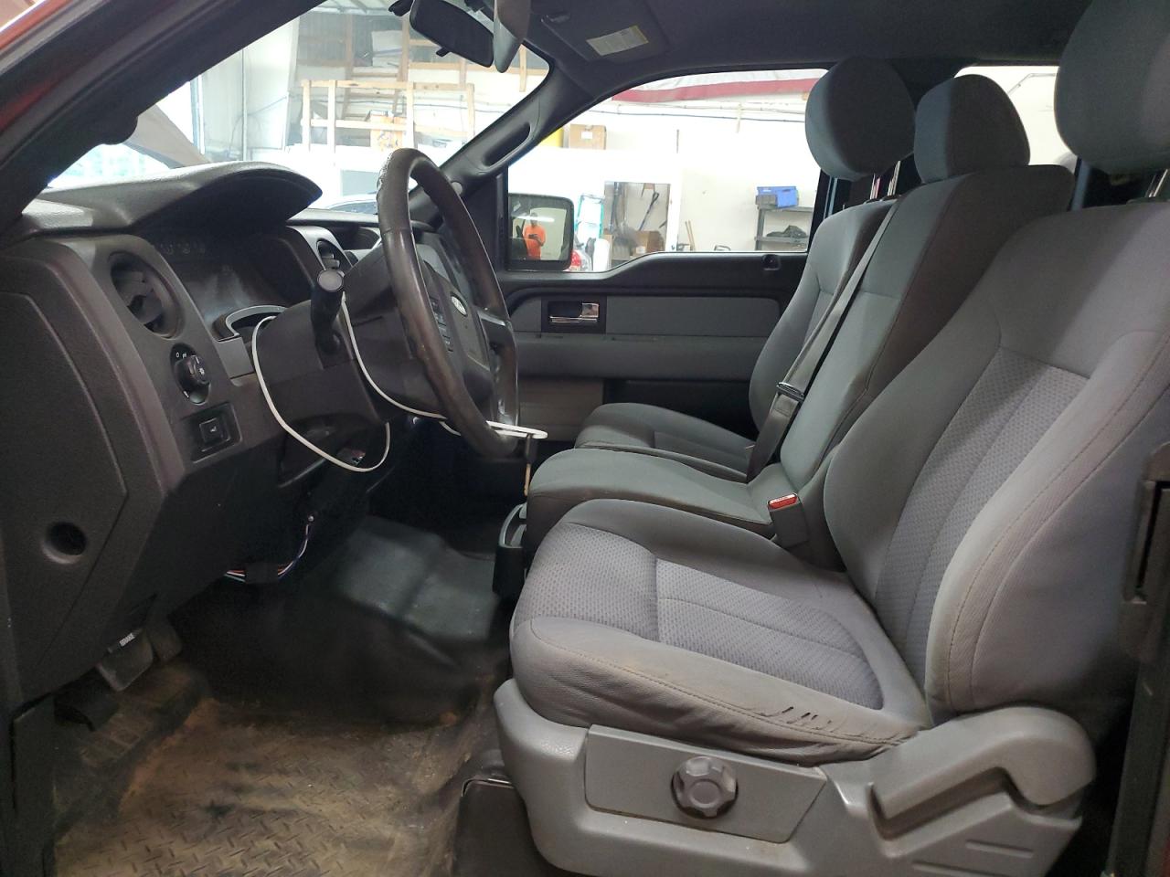 FORD F-150 SUPER CAB