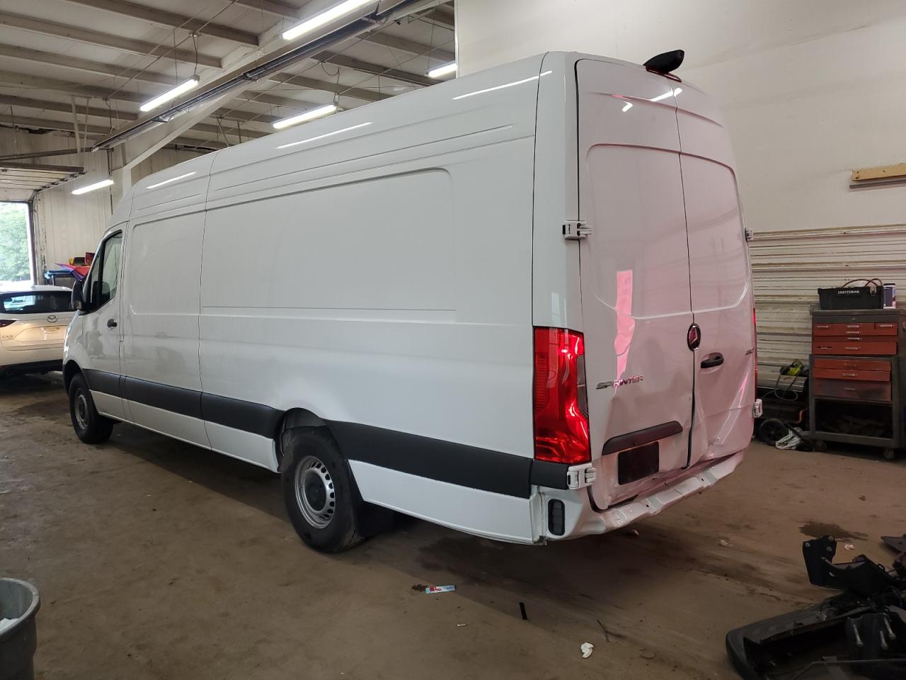 MERCEDES-BENZ SPRINTER 2500