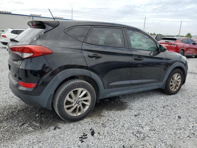 2017 HYUNDAI TUCSON SE KM8J23A48HU262124