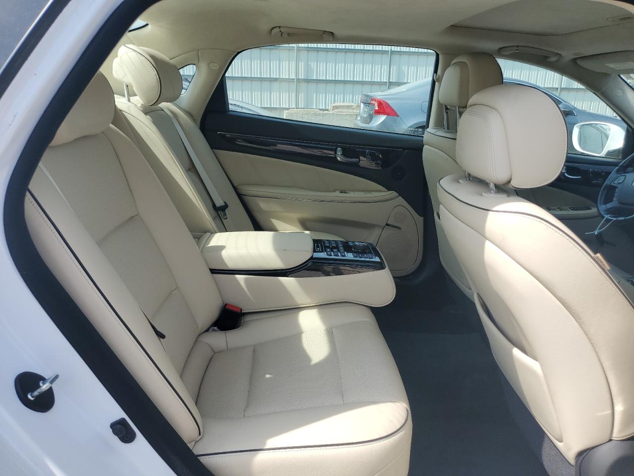 HYUNDAI EQUUS SIGNATURE