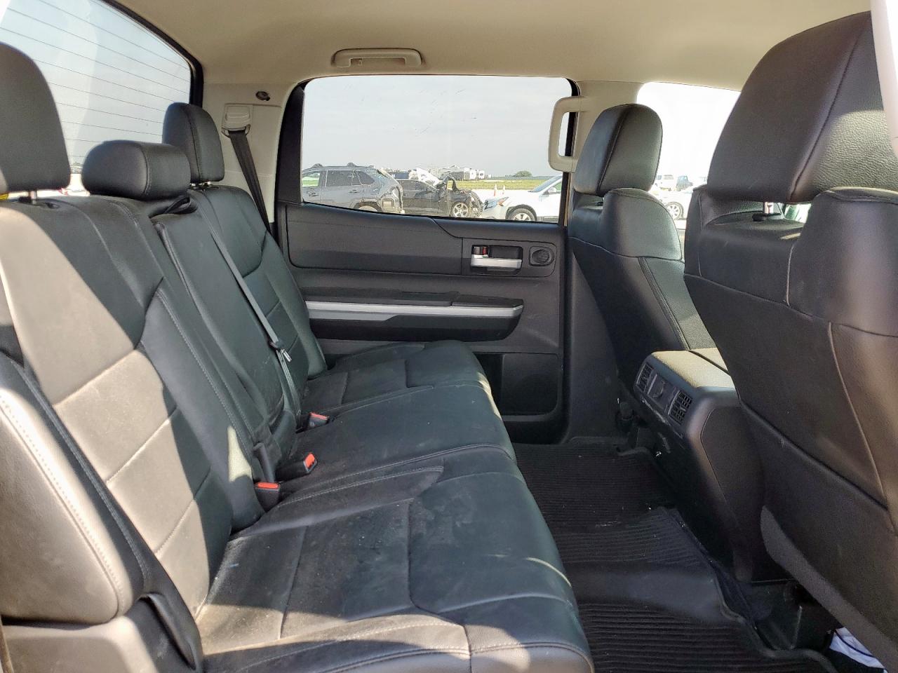 TOYOTA TUNDRA CREWMAX SR5