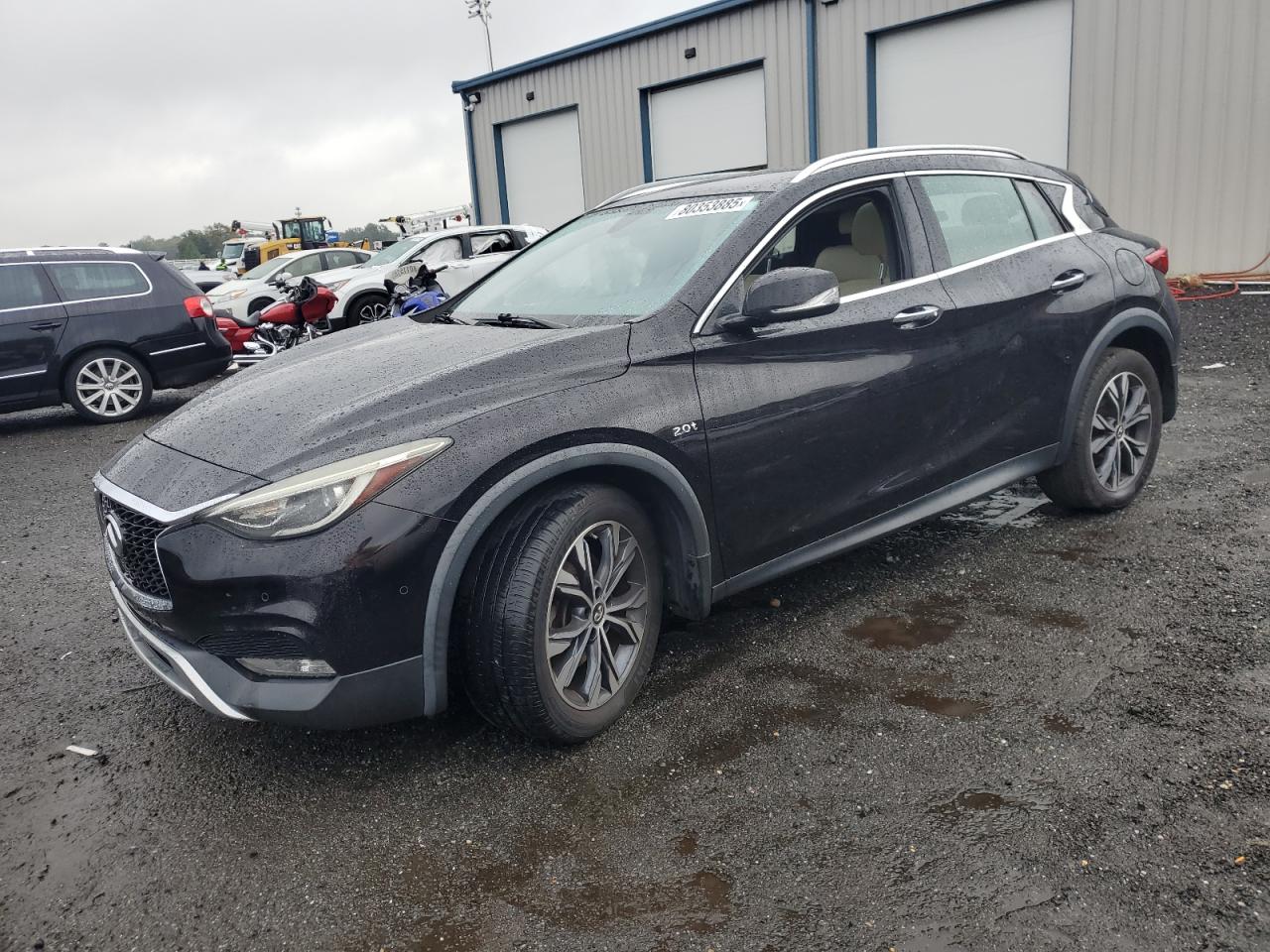INFINITI QX30 BASE