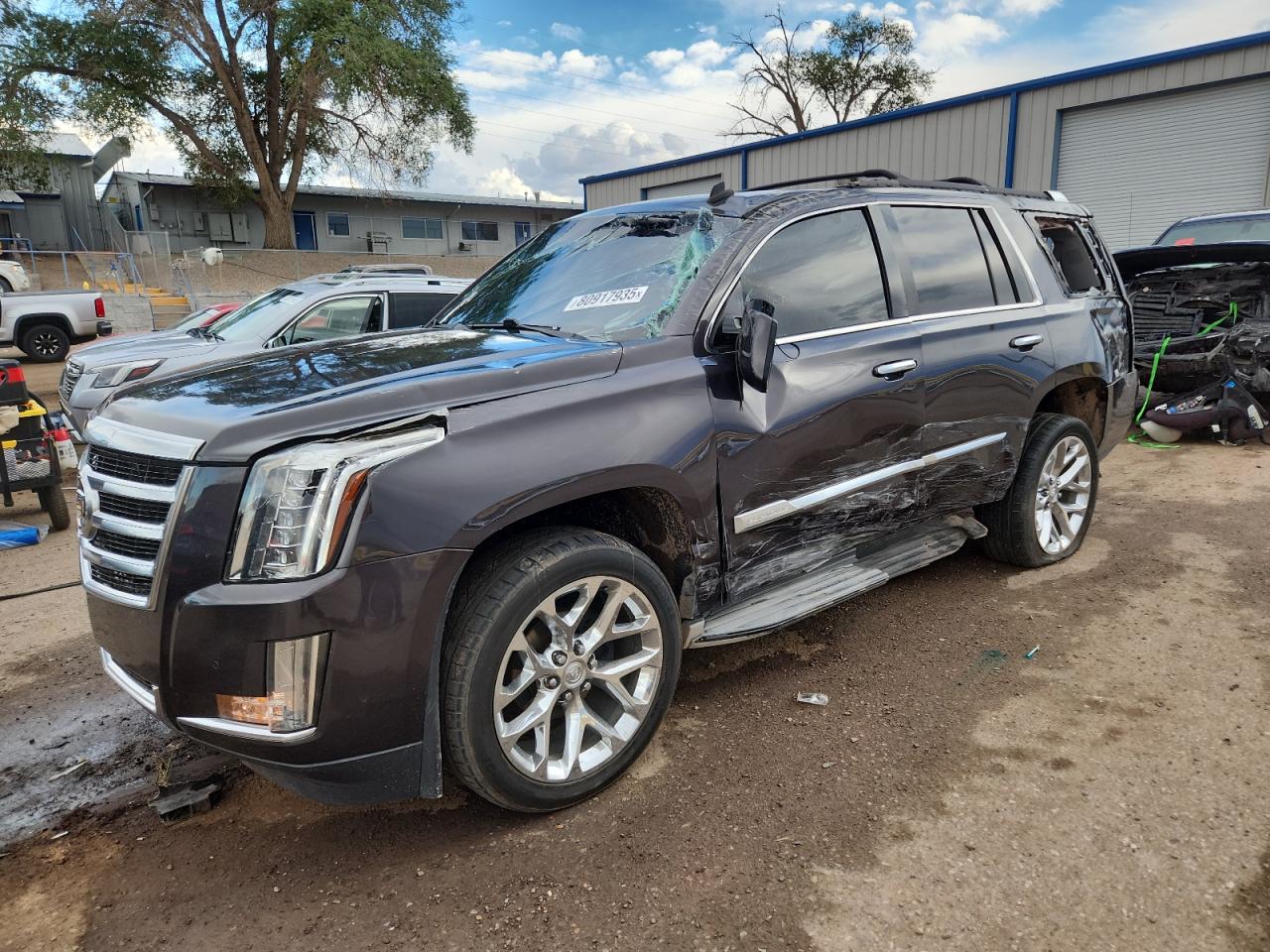 CADILLAC ESCALADE LUXURY