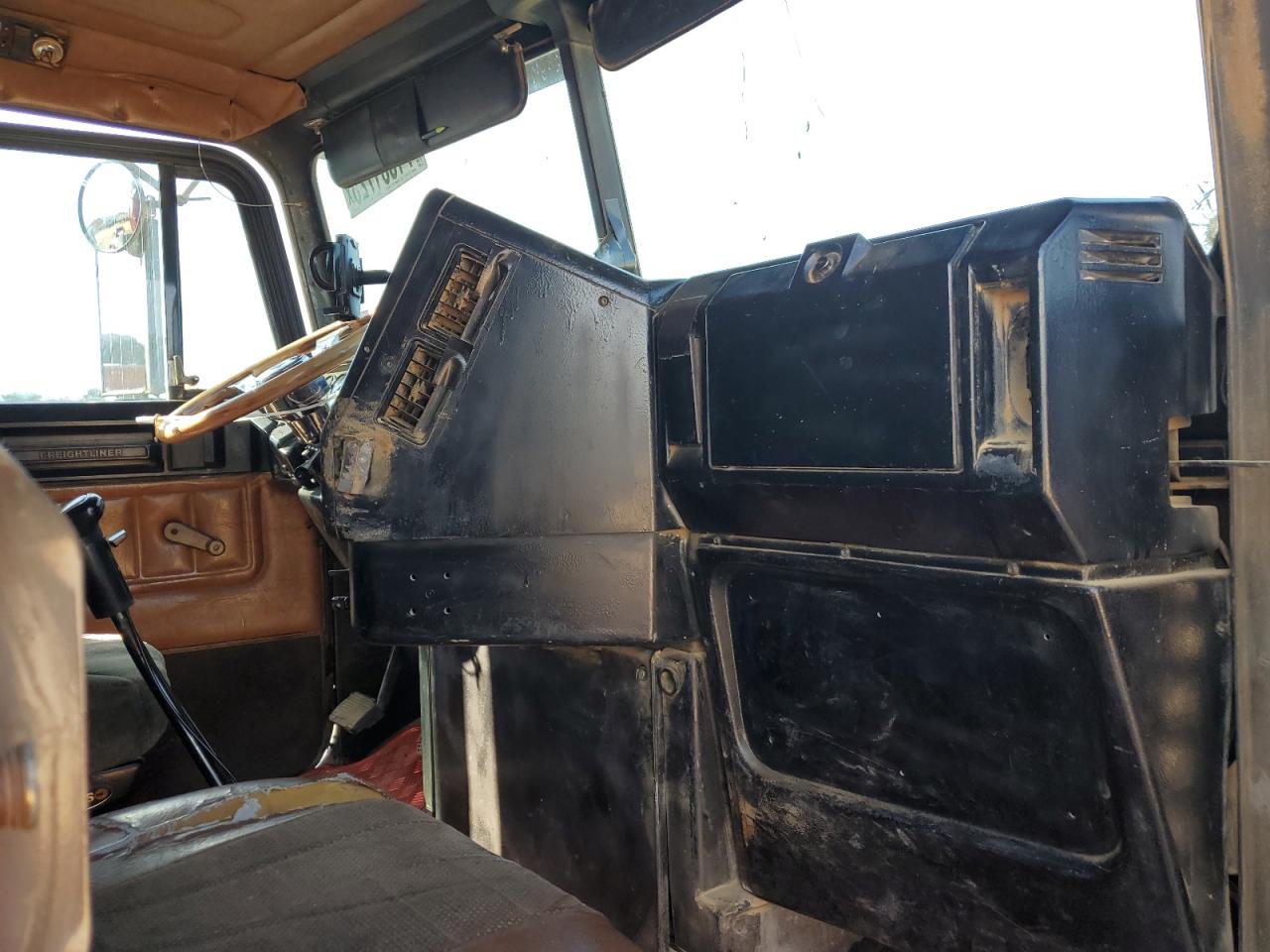 Lot #3247014229 1995 FREIGHTLINER CHASSIS