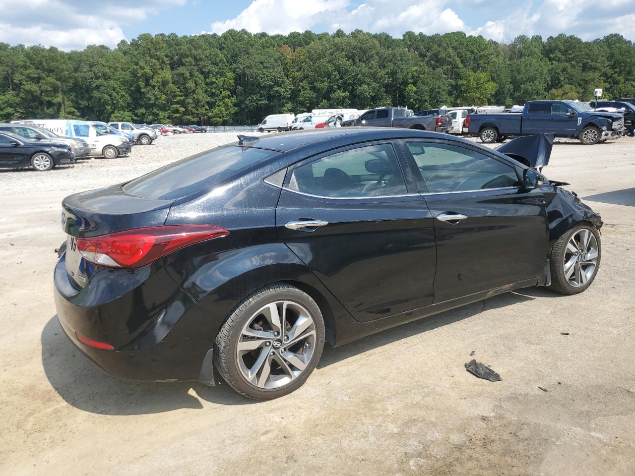 HYUNDAI ELANTRA SE