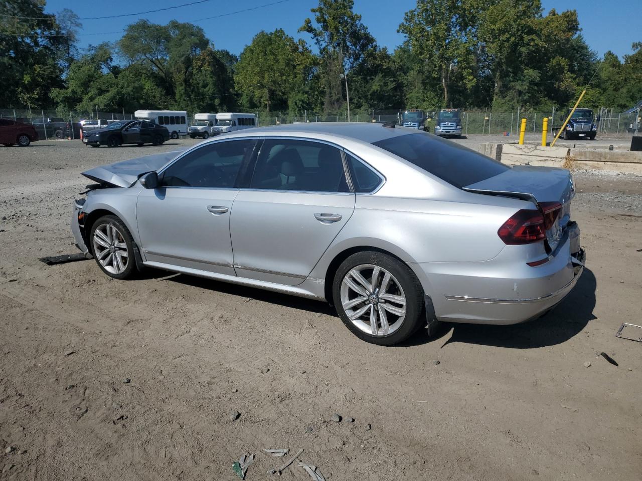 VOLKSWAGEN PASSAT SE