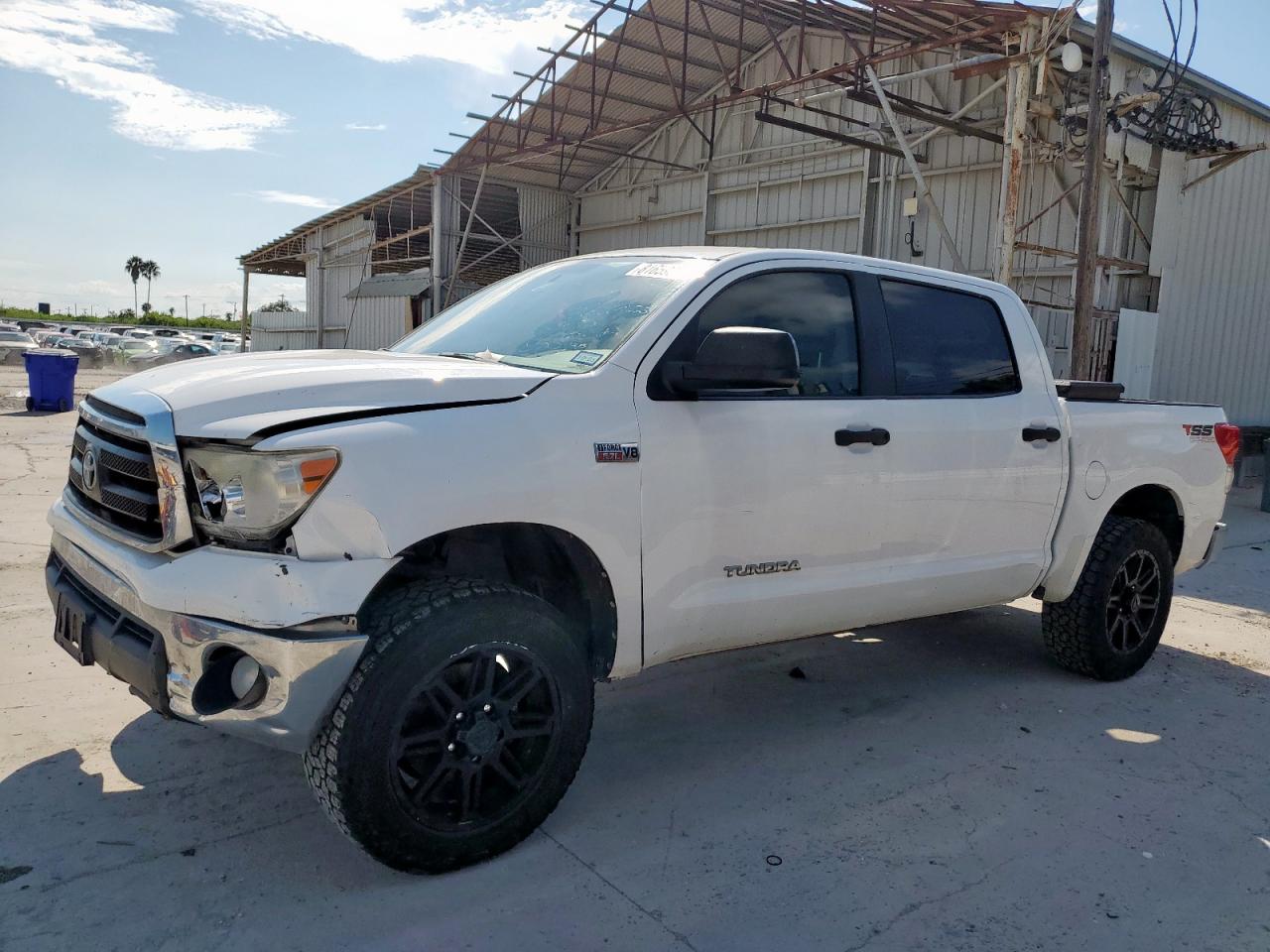 TOYOTA TUNDRA CREWMAX SR5
