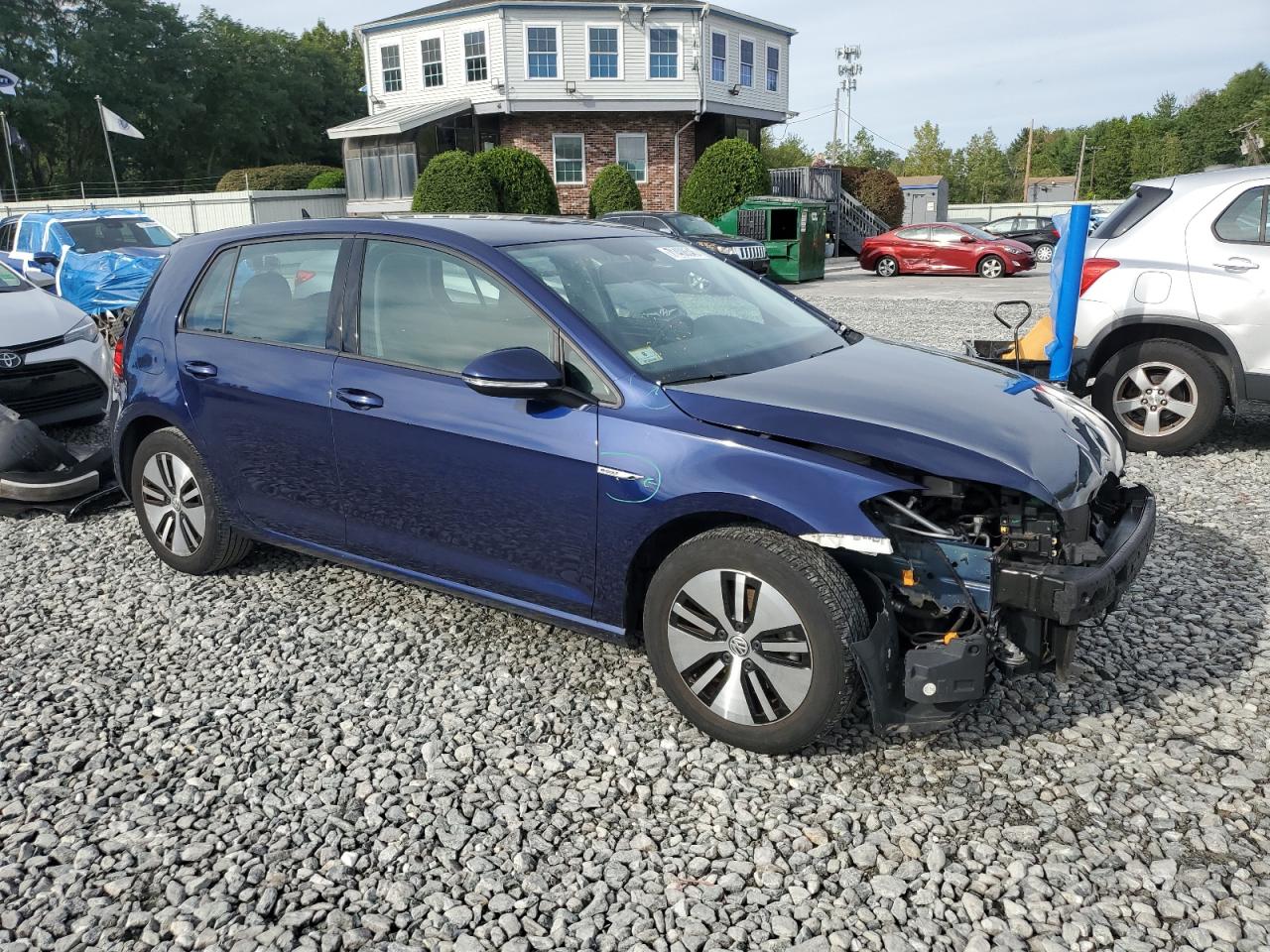 VOLKSWAGEN E-GOLF SE