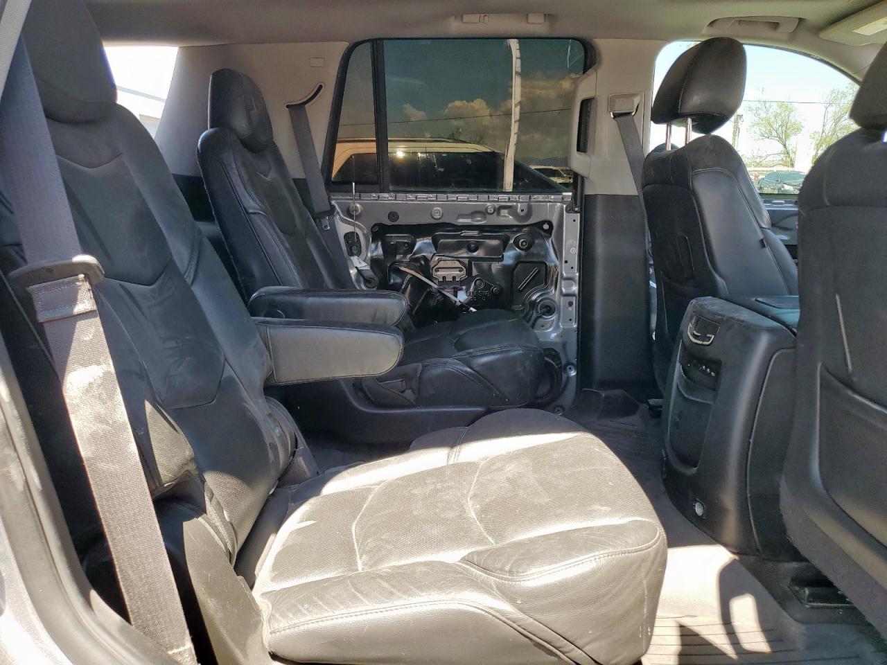 CADILLAC ESCALADE PREMIUM LUXURY