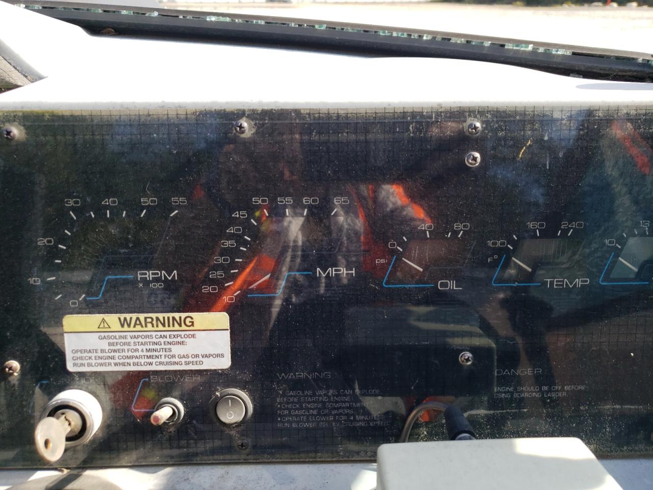 Lot #3261194969 1988 RINKER MARINE LOT