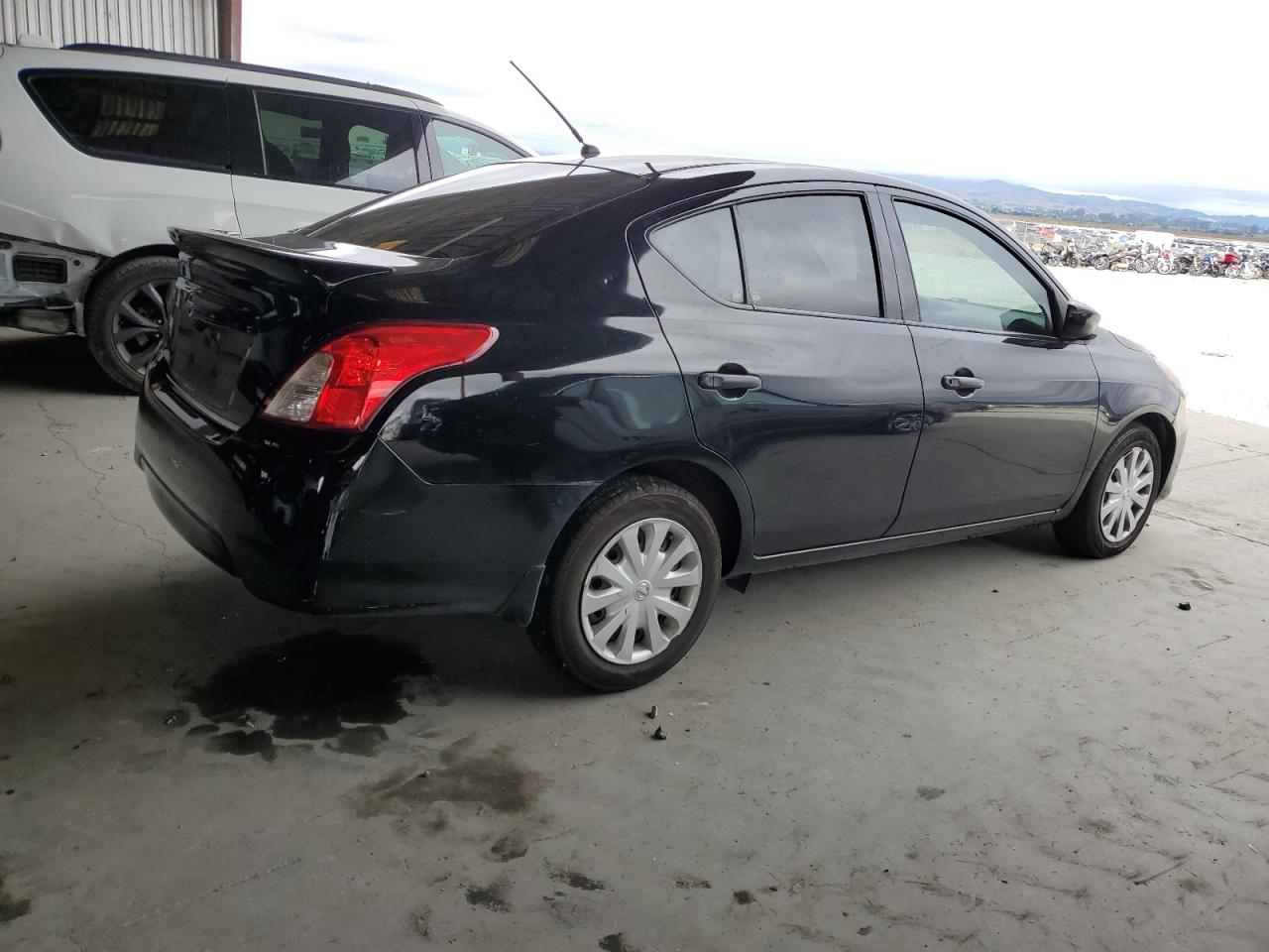 NISSAN VERSA S