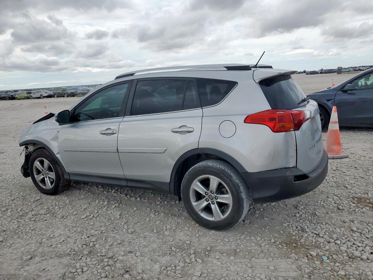 TOYOTA RAV4 XLE