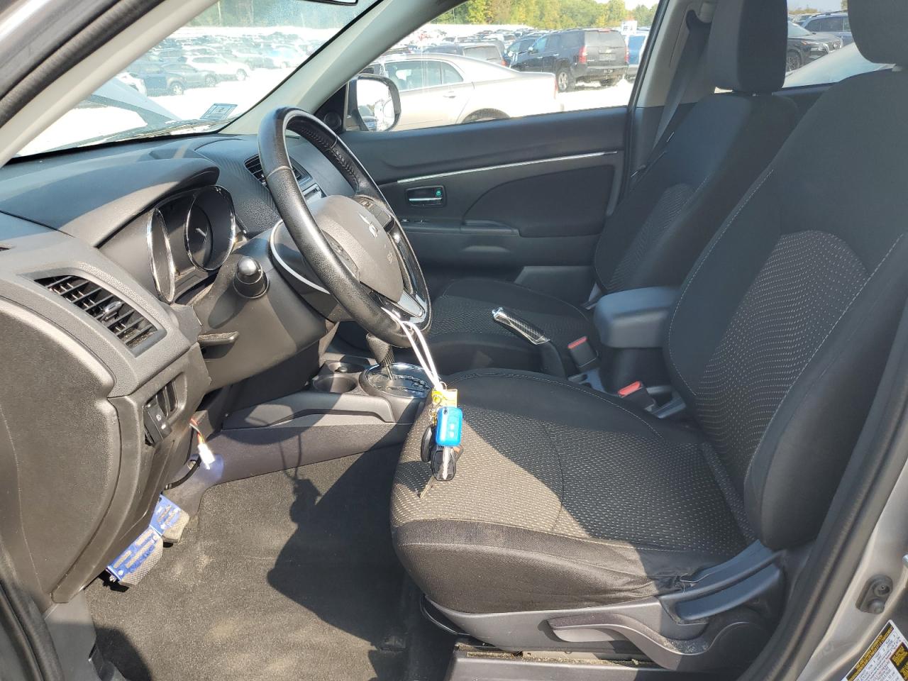 MITSUBISHI OUTLANDER ES