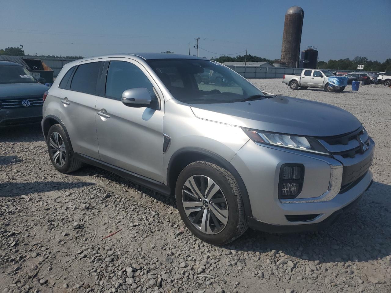 MITSUBISHI OUTLANDER SE