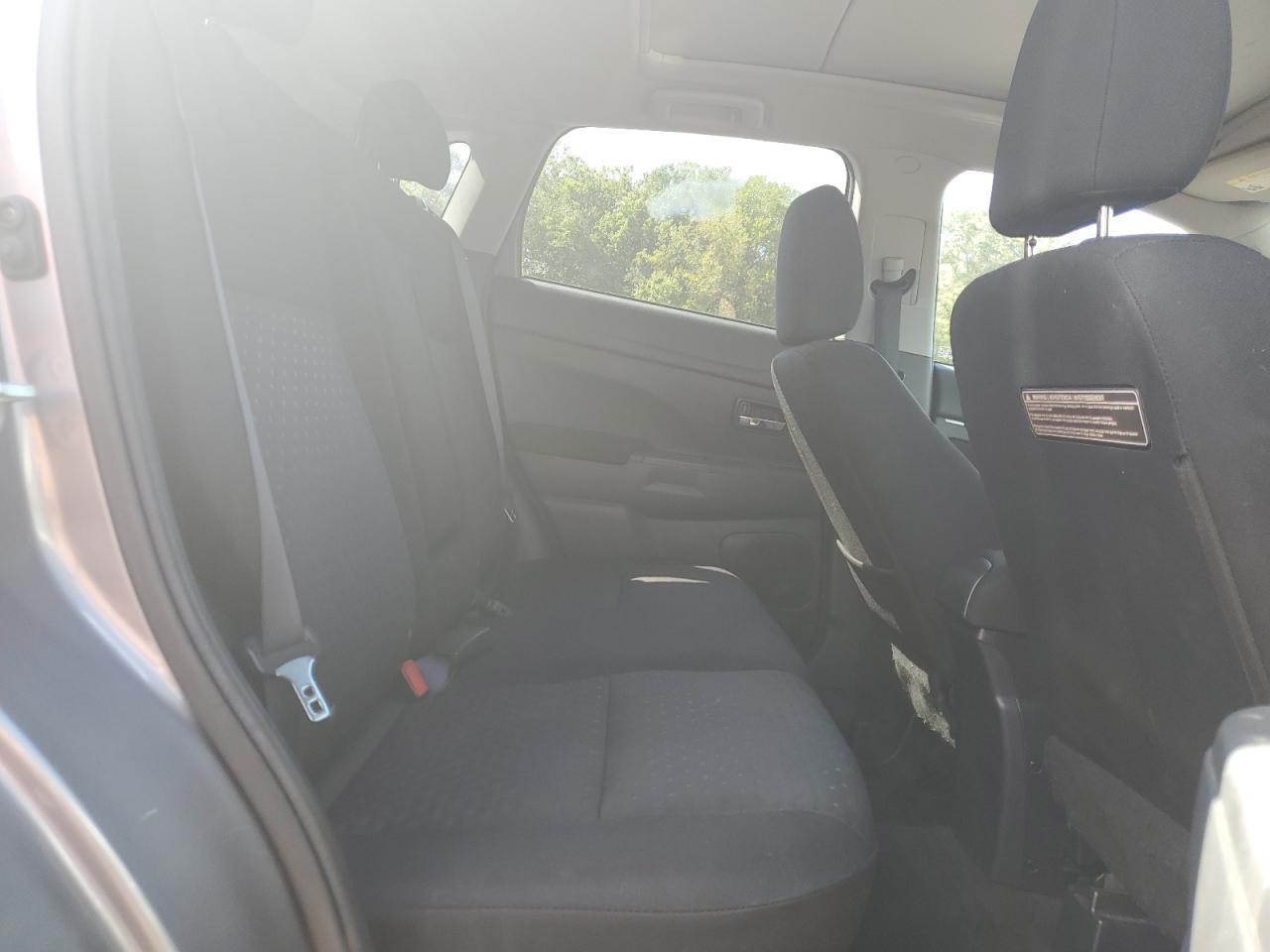 MITSUBISHI OUTLANDER SE