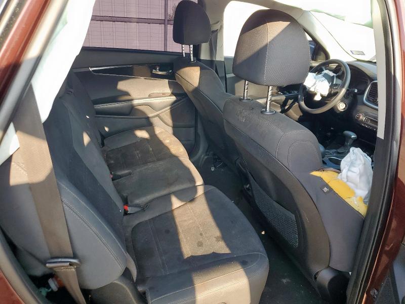 2019 KIA SORENTO LX 5XYPG4A53KG560037