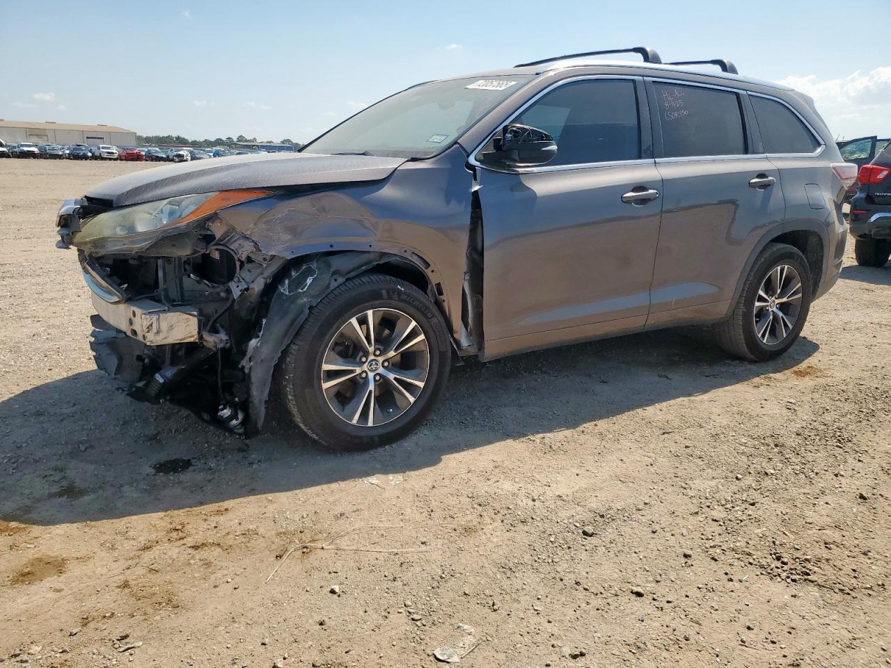 TOYOTA HIGHLANDER XLE