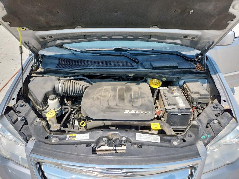 2016 CHRYSLER TOWN & COU 2C4RC1BG1GR214137